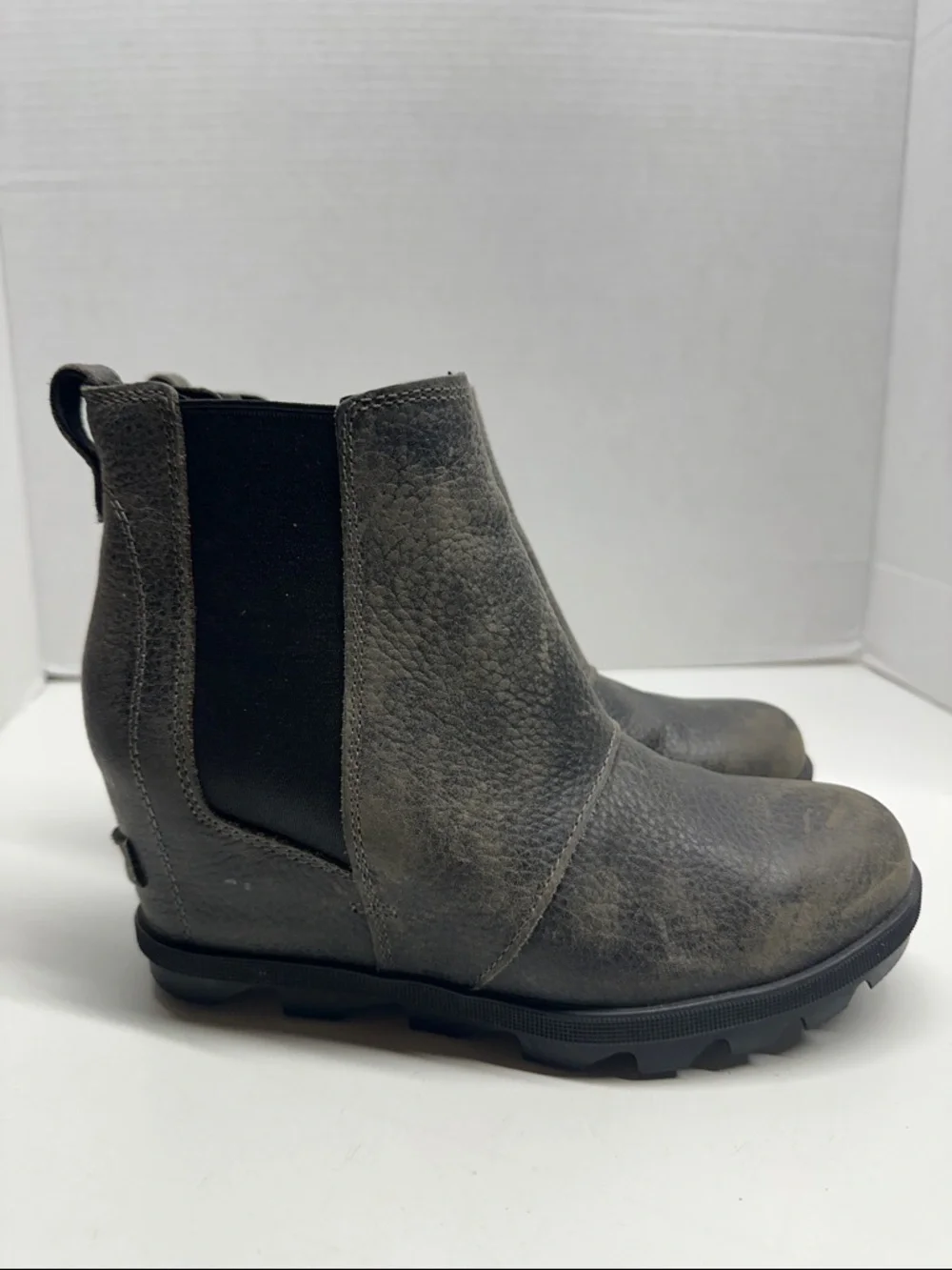 Sorel Joan Of Arctic Wedges II Chelsea Ankle Heeled Boots Bootie Gray Size 7.5